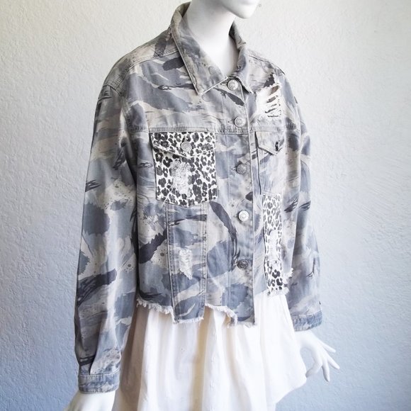 POL Distressed Camo Cheetah Print Denim Jacket S - Picture 3 of 16